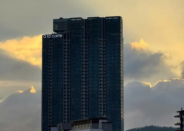 A La Carte Bay Apartment- Oc Ha Long