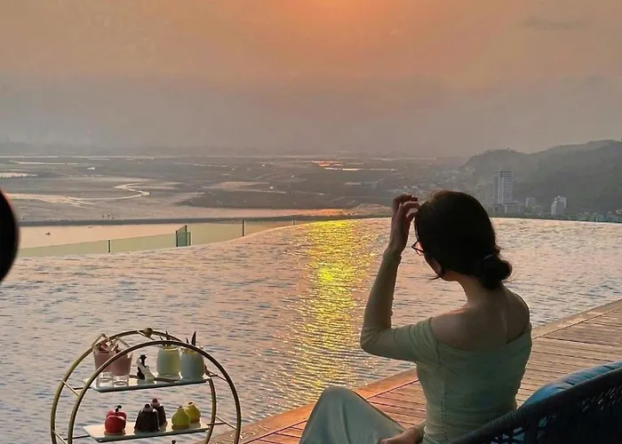 A La Carte Bay Apartment- Oc * Ha Long