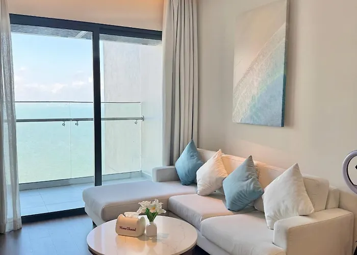 A La Carte Bay Apartment- Oc